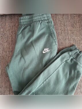 Nike Club Fleece Light Green Sweatpant Joggers